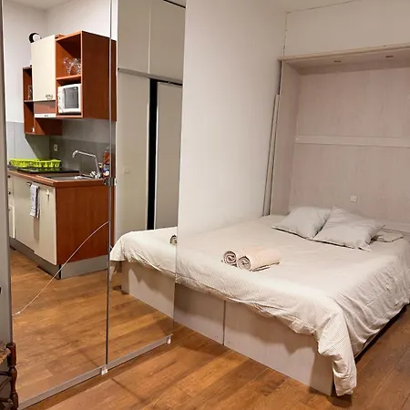 En Pierre Proche De Notre Dame De Paris